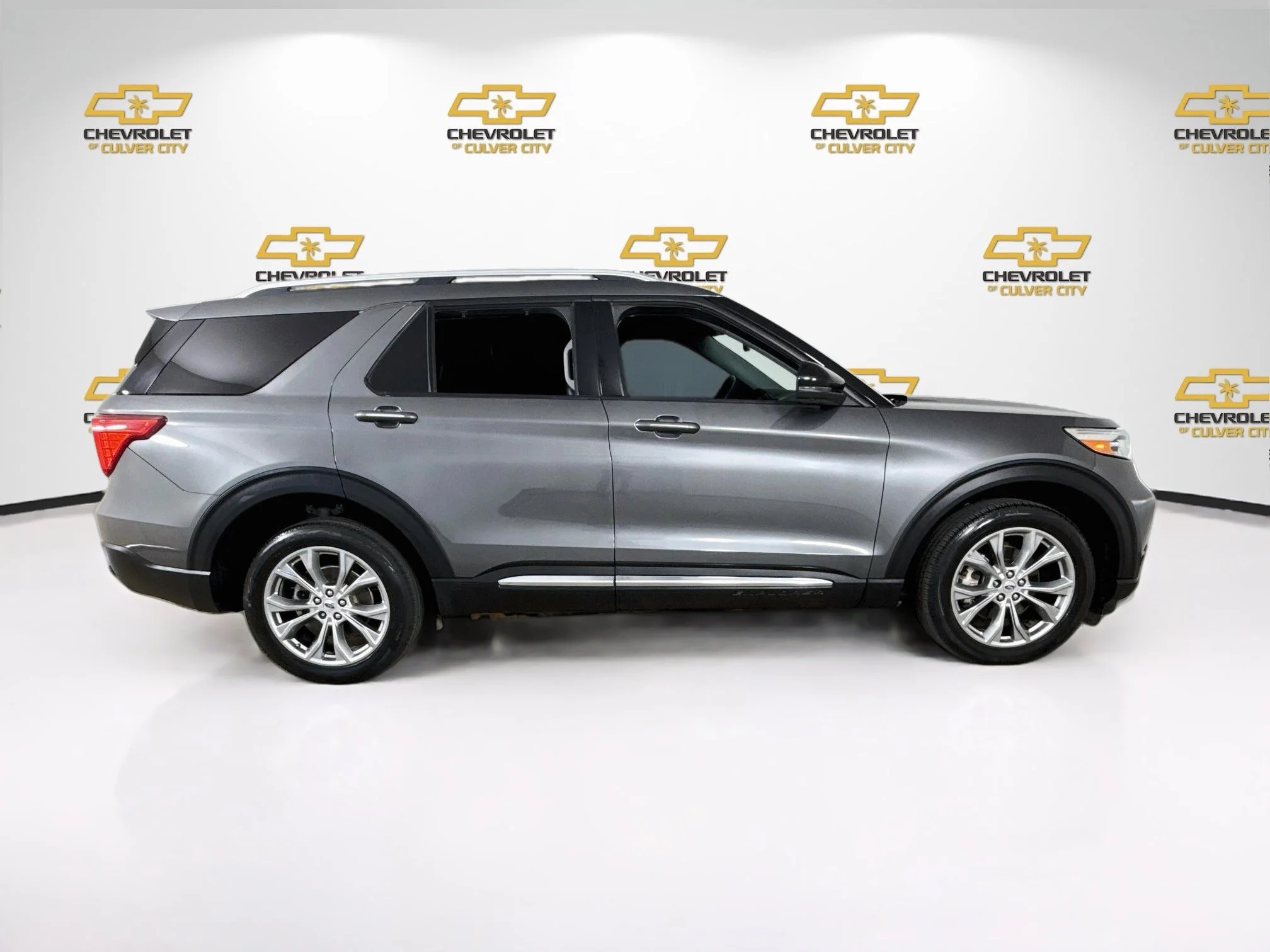 Used 2023 Gray Ford Limited image 9