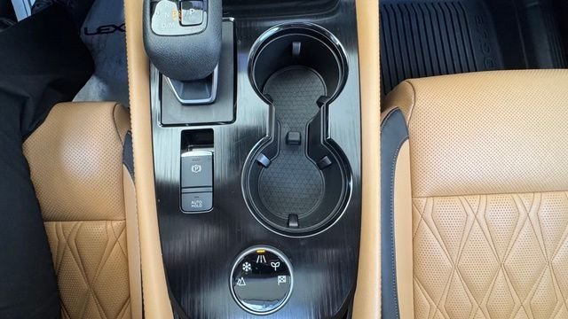 Used 2023 Pearl White Tricoat Nissan Platinum image 31