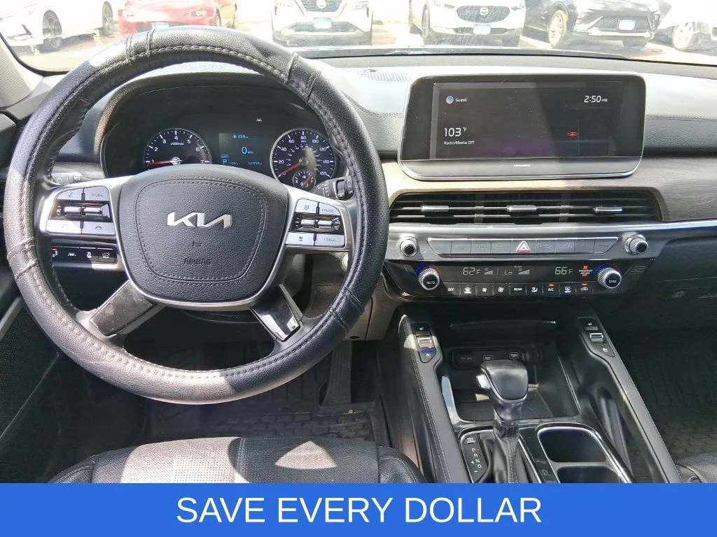 Used 2022 Green Kia EX image 11