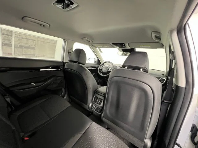 New 2026 White Kia S image 34