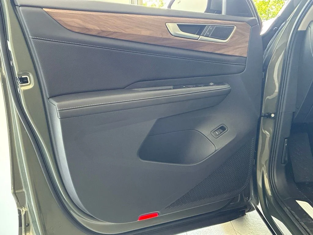 New 2026 Green Volkswagen 2.0T SE w/Technology image 11