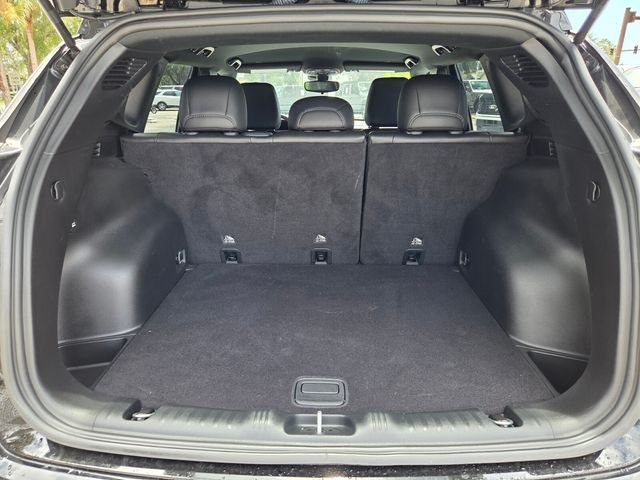 Certified Used 2022 Black Jeep Latitude image 9