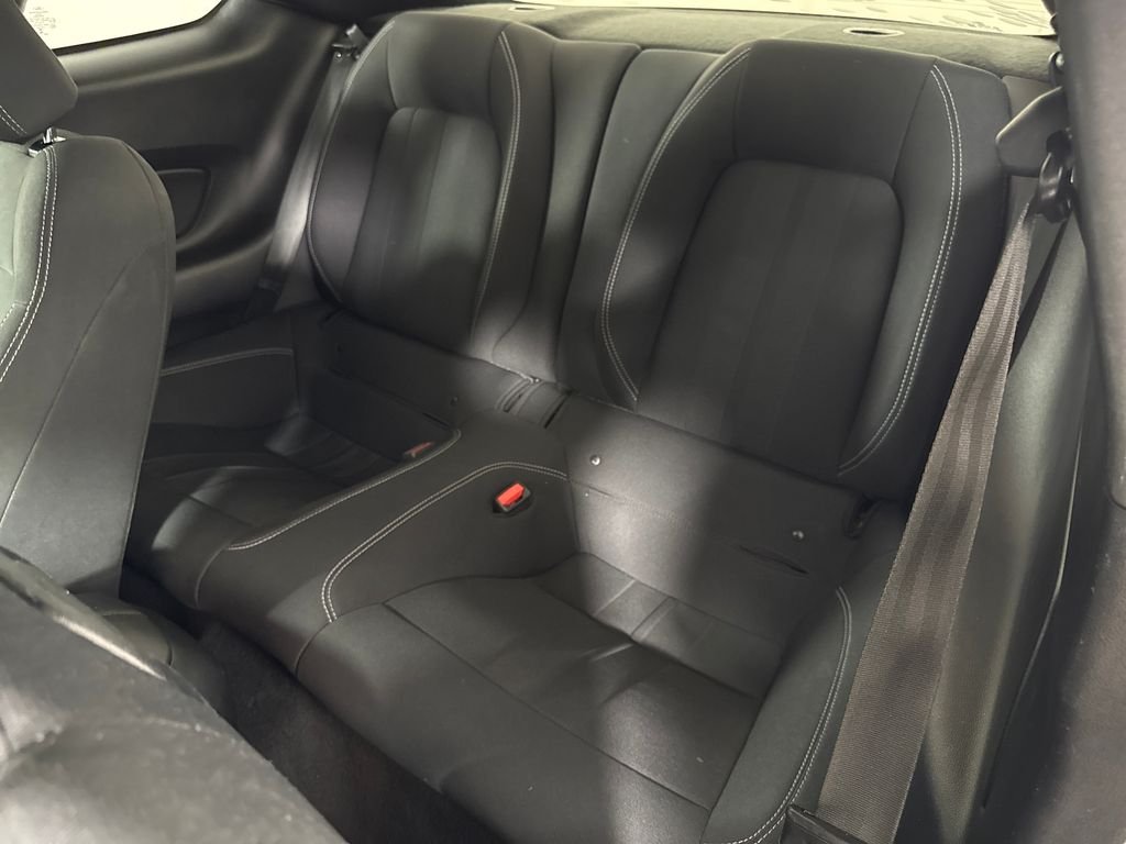 2022 Ford Mustang EcoBoost - Photo 12