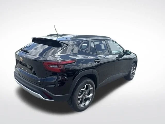 2025 Chevrolet Trax LT - Photo 5