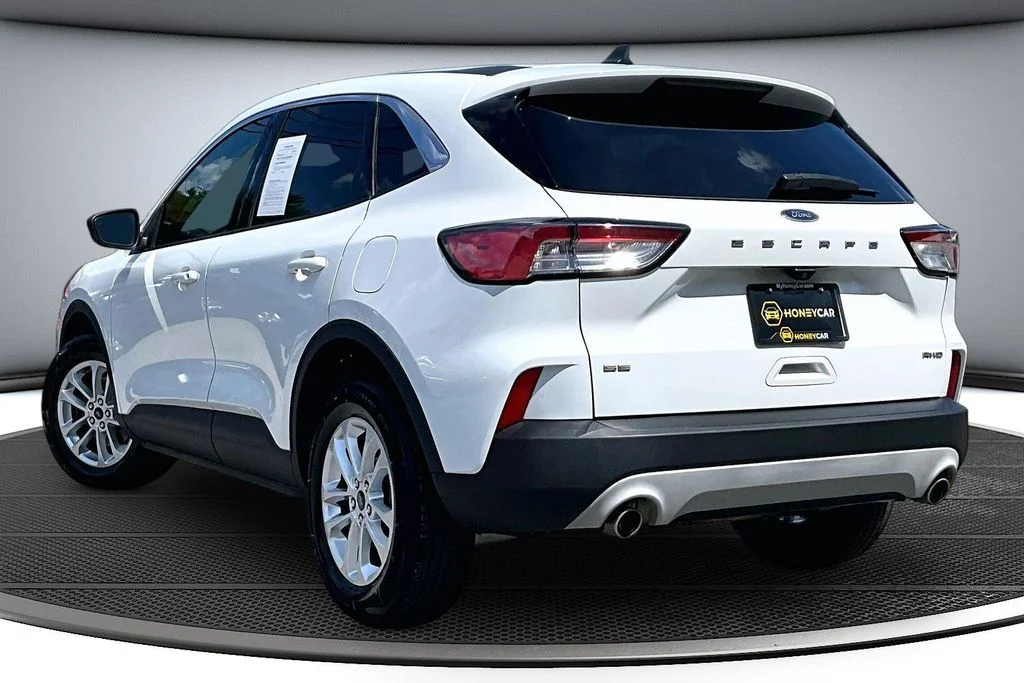 Certified Used 2022 White Ford SE image 4