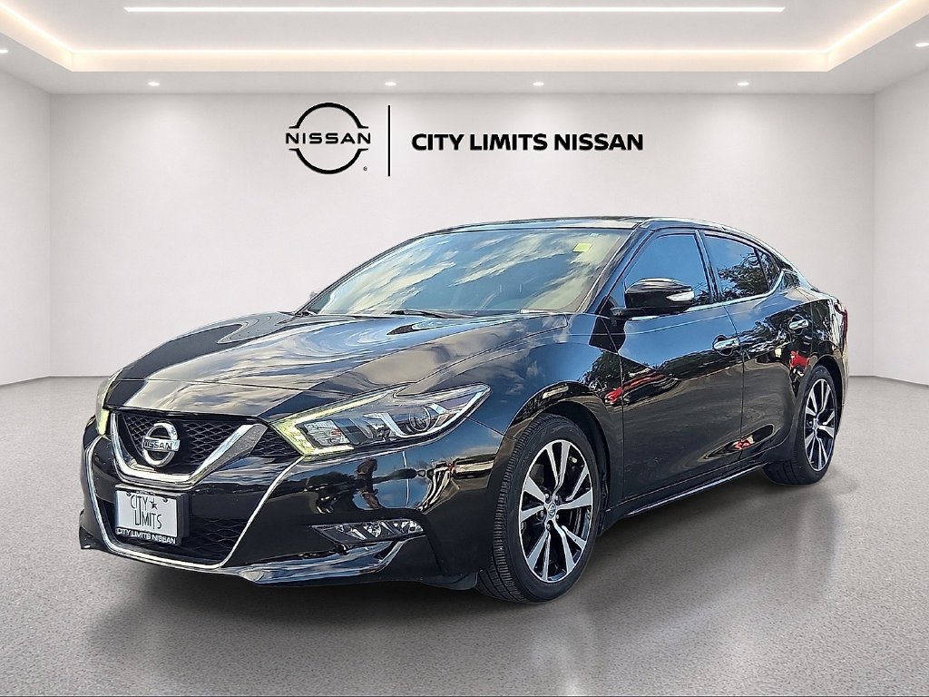 Used 2018 Black Nissan Platinum image 2