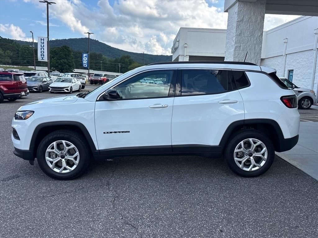 2025 Jeep Compass Latitude - Photo 25