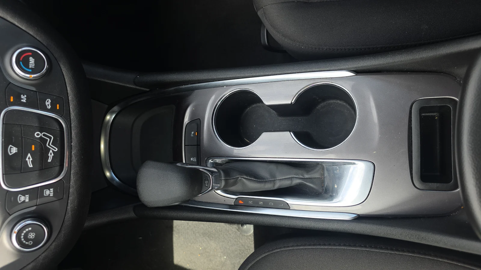 Used 2022 Silver Chevrolet LS image 13