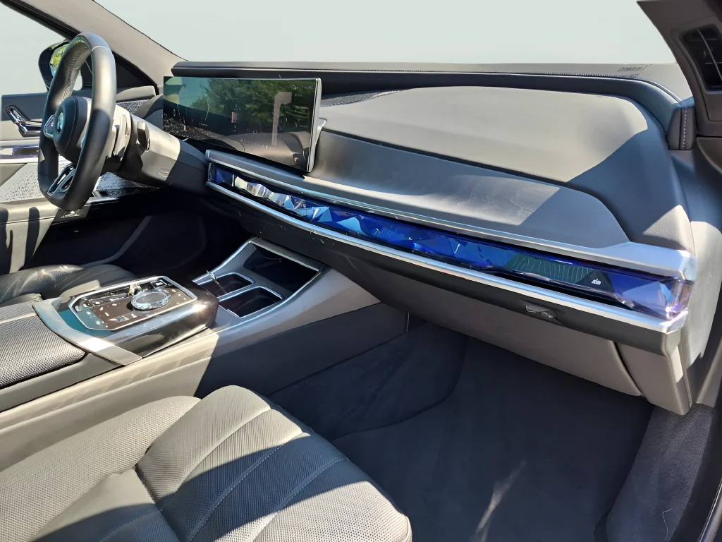 Used 2023 Black BMW 740i image 36