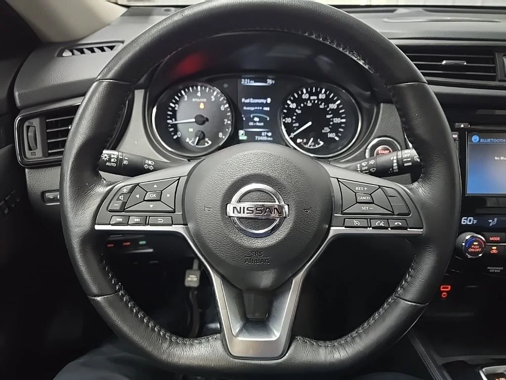 Used 2017 Black Nissan SL image 21