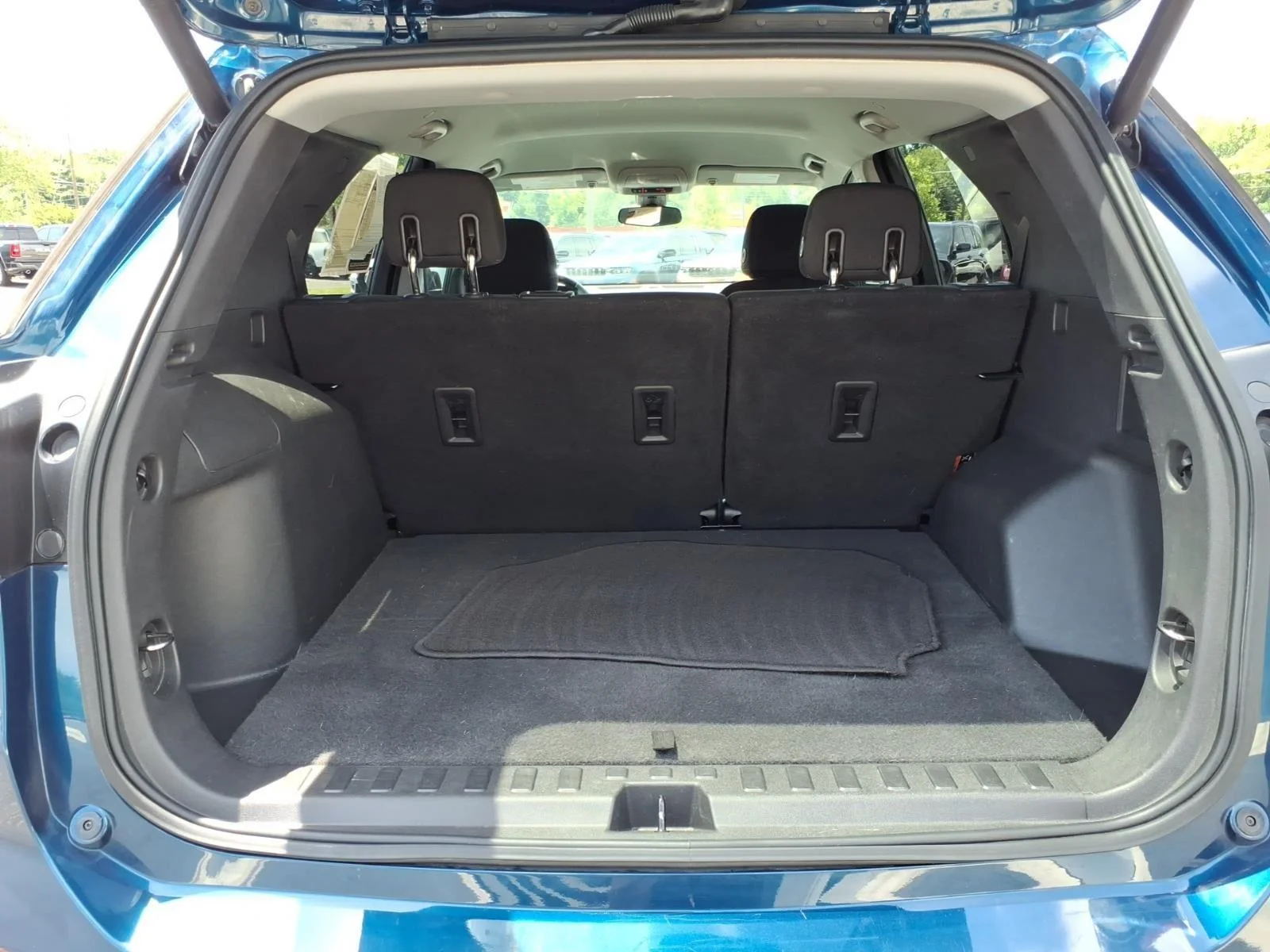 Used 2020 Pacific Blue Metallic Chevrolet LT image 18