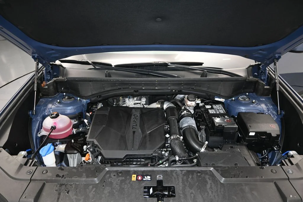 Certified Used 2025 Atlantic Blue Hyundai SEL image 12