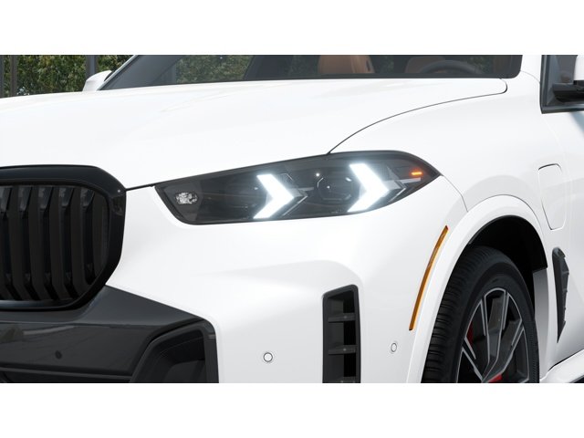 New 2026 Mineral White Metallic BMW X5 50e image 6