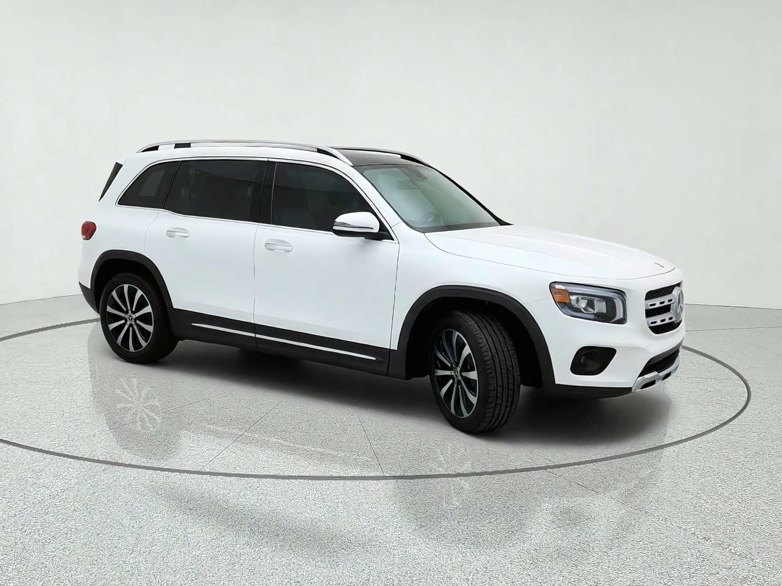 Certified Used 2023 Polar White Mercedes-Benz GLB 250 image 5