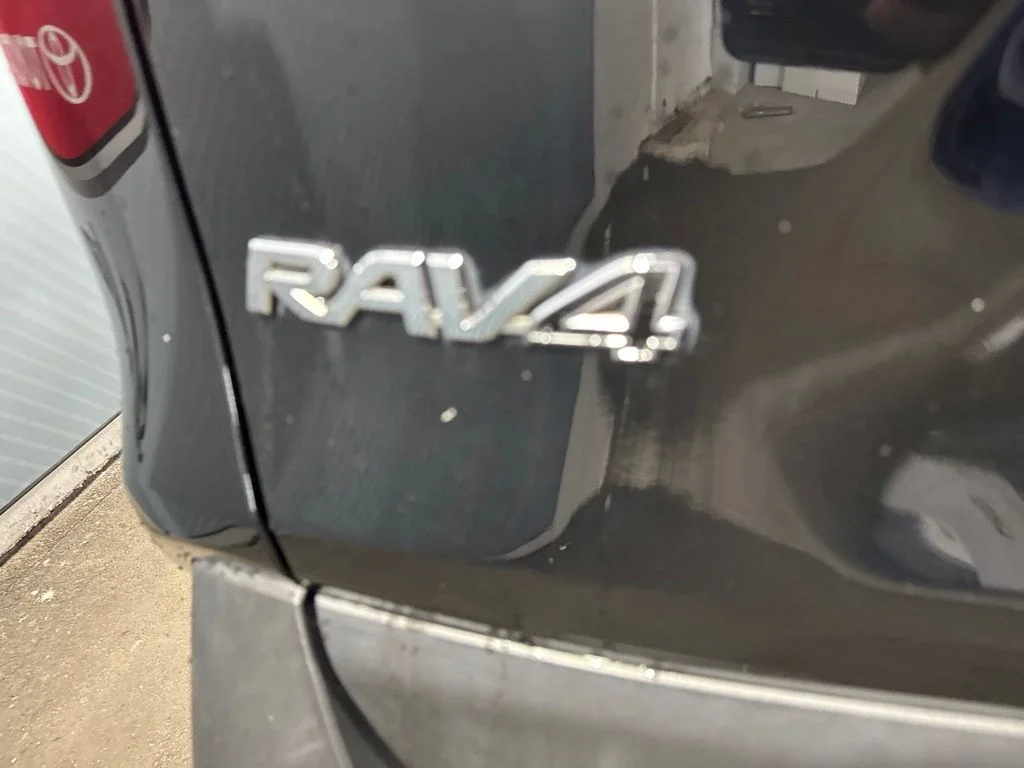 Used 2020 Black Toyota XLE image 24
