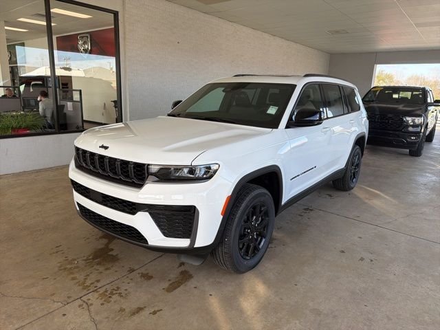 New 2026 Bright White Clear-Coat Exterior Paint Jeep Altitude image 2