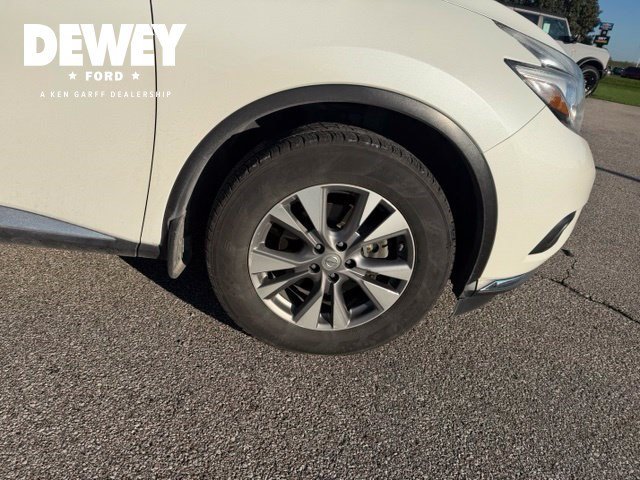 Used 2015 Pearl White Nissan SL image 15