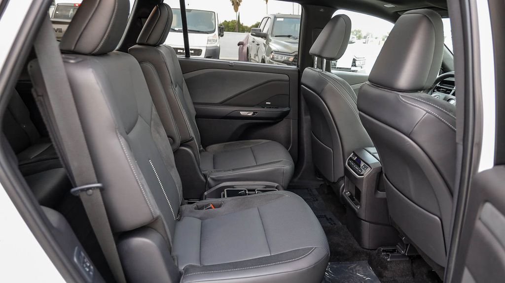 Used 2025 Pearl Lexus 350 Luxury image 20