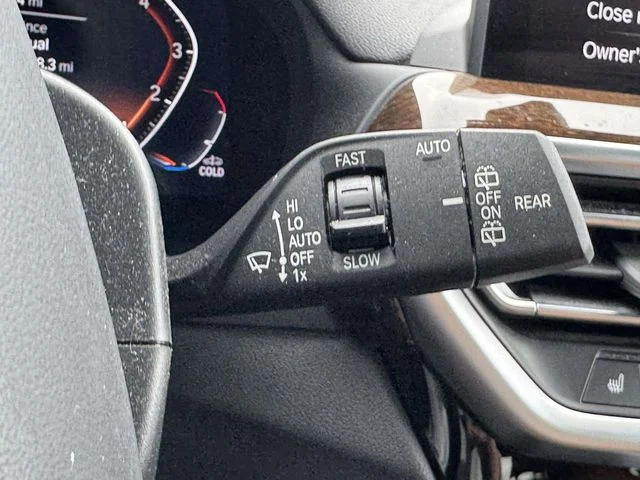 Used 2022 White BMW sDrive30i image 27