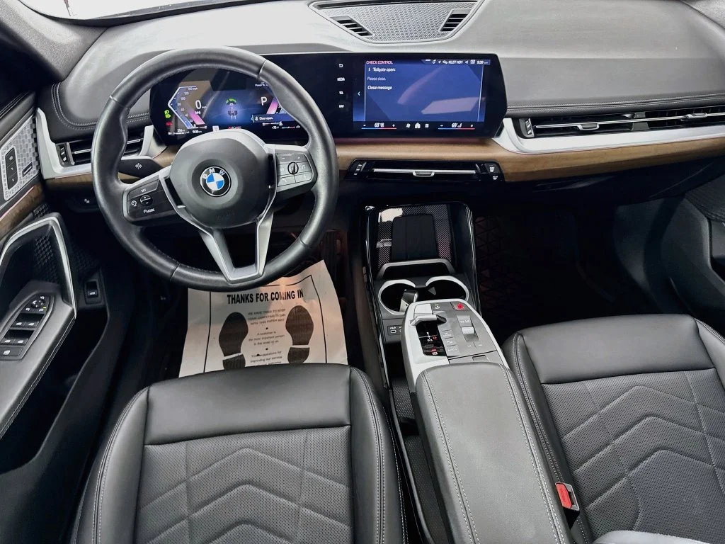 Used 2024 Silver BMW xDrive28i image 26
