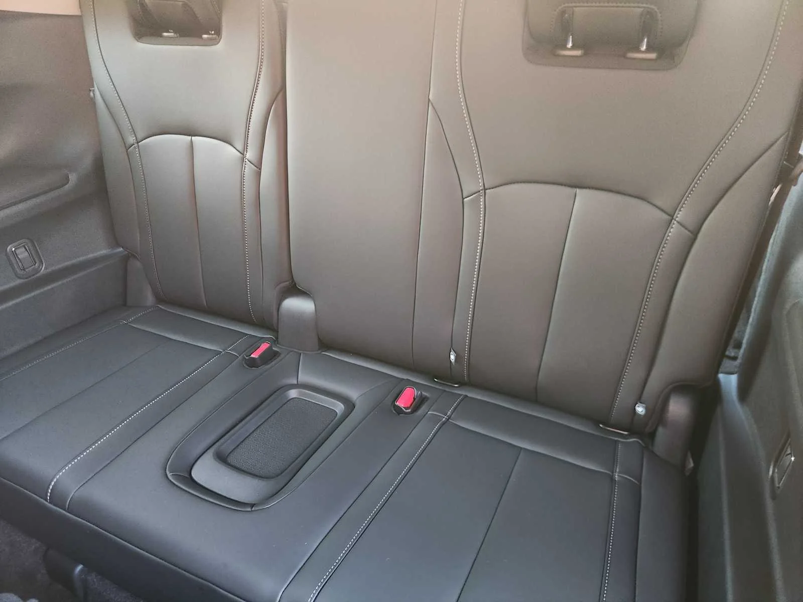 New 2027 RADIANT WHITE INFINITI Luxe FWD image 22