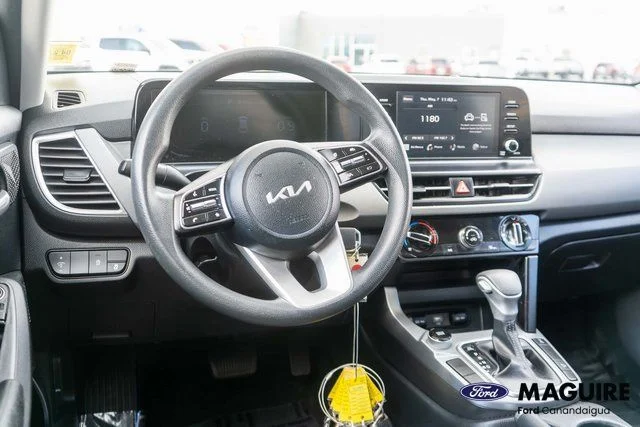 Used 2024 Black Kia LX image 14