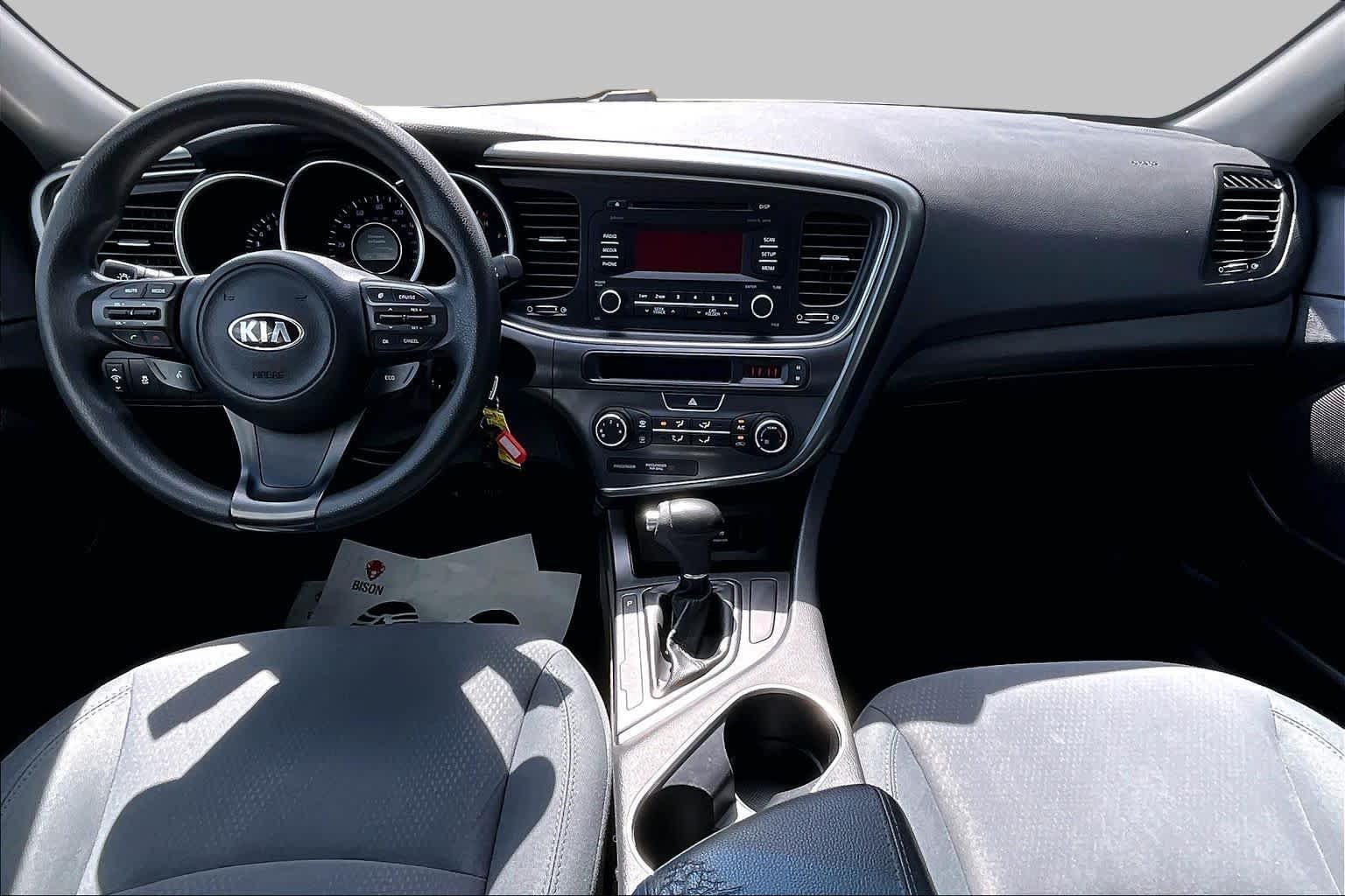 Used 2015 Sparkling Silver Kia LX image 16