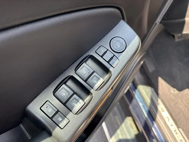 Used 2020 DARK SAPPHIRE BLUE METALLIC GMC Denali image 13