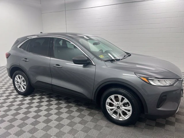 Used 2023 Gray Ford Active image 4