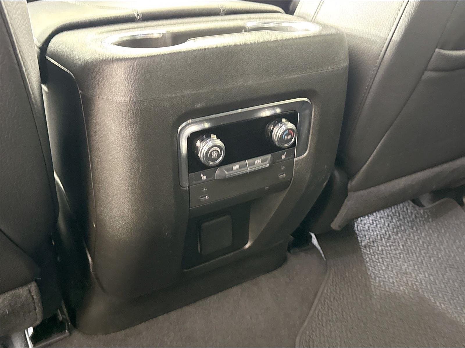Used 2025 Onyx Black GMC Denali image 36