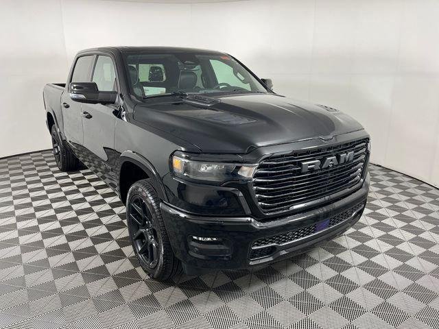 New 2026 Diamond Black Crystal Pearl-Coat Exterior Paint RAM LARAMIE image 28