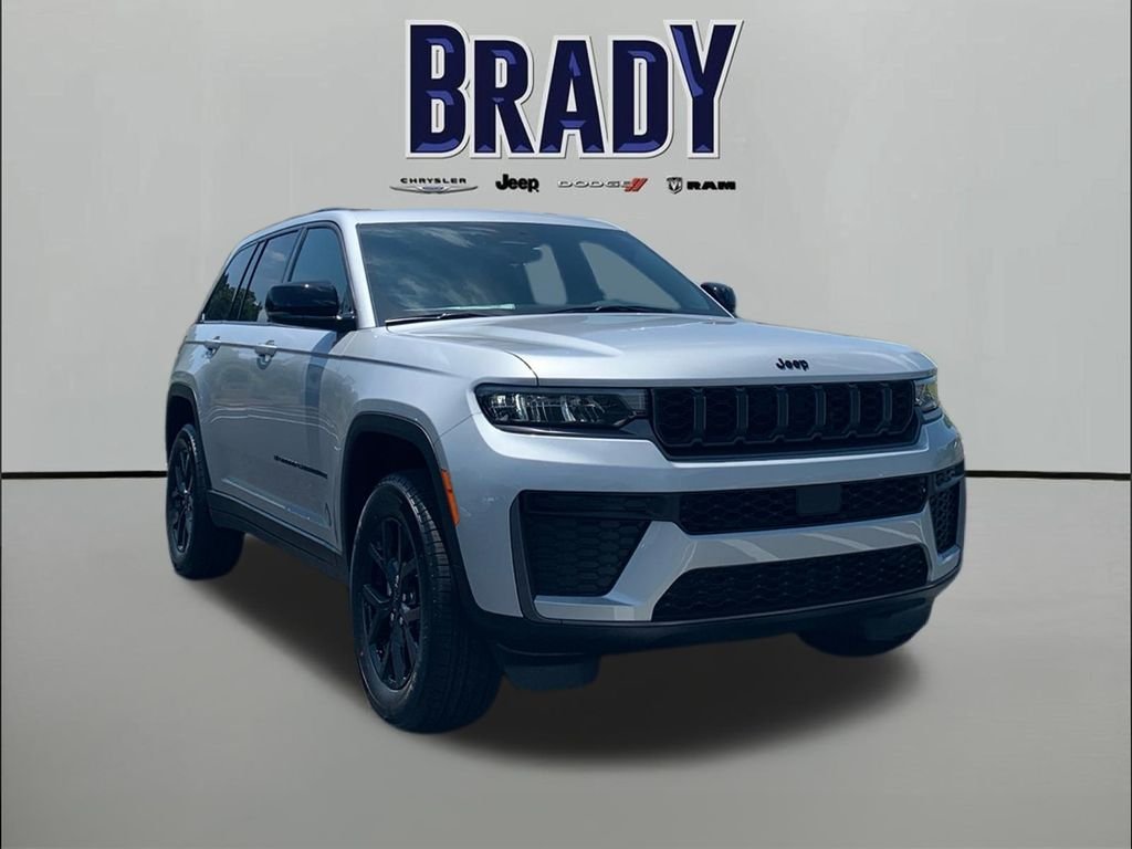 New 2026 Silver Zynith Exterior Paint Jeep Laredo Altitude image 1
