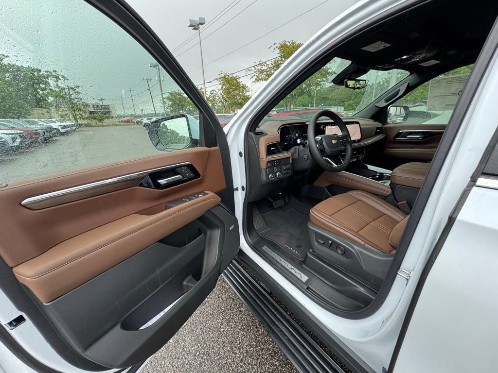 New 2026 Polar White Tricoat Chevrolet High Country image 11