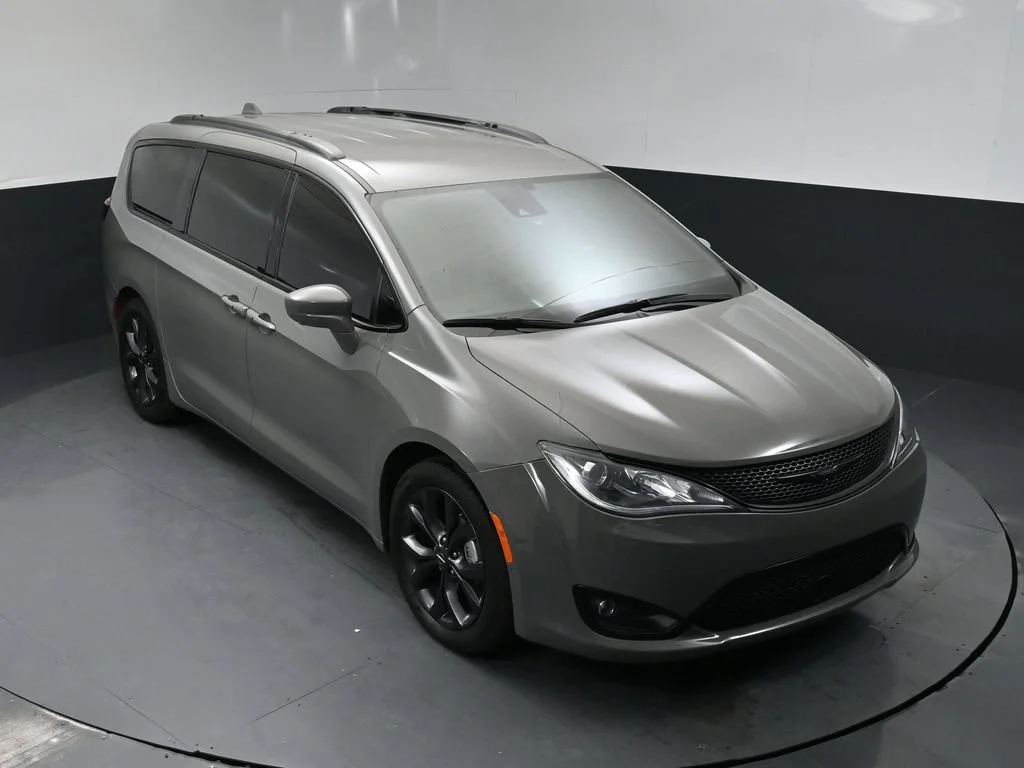 Used 2020 White Chrysler Touring L Plus image 13