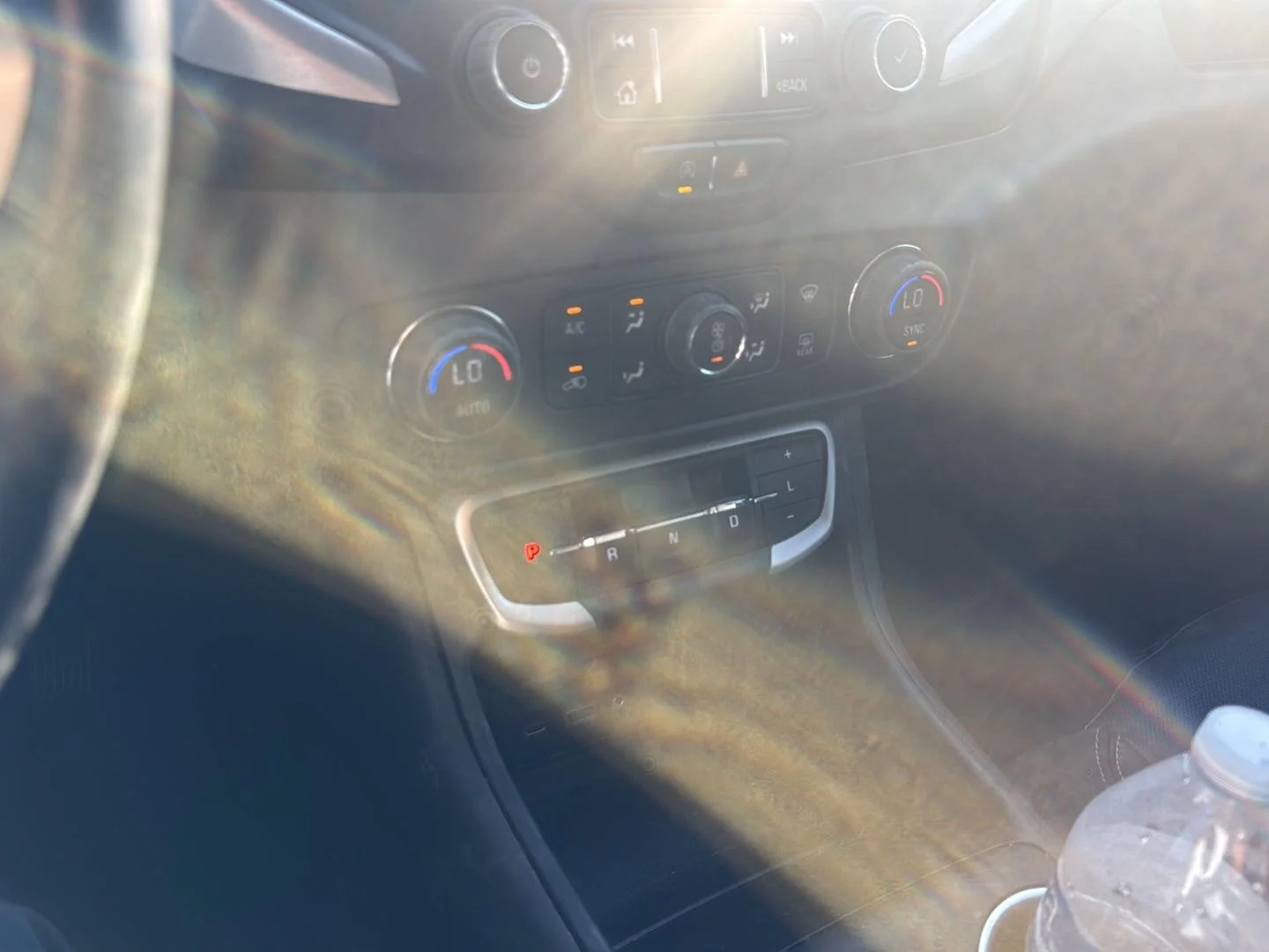 Used 2022 SUMMIT WHITE GMC SLT image 10