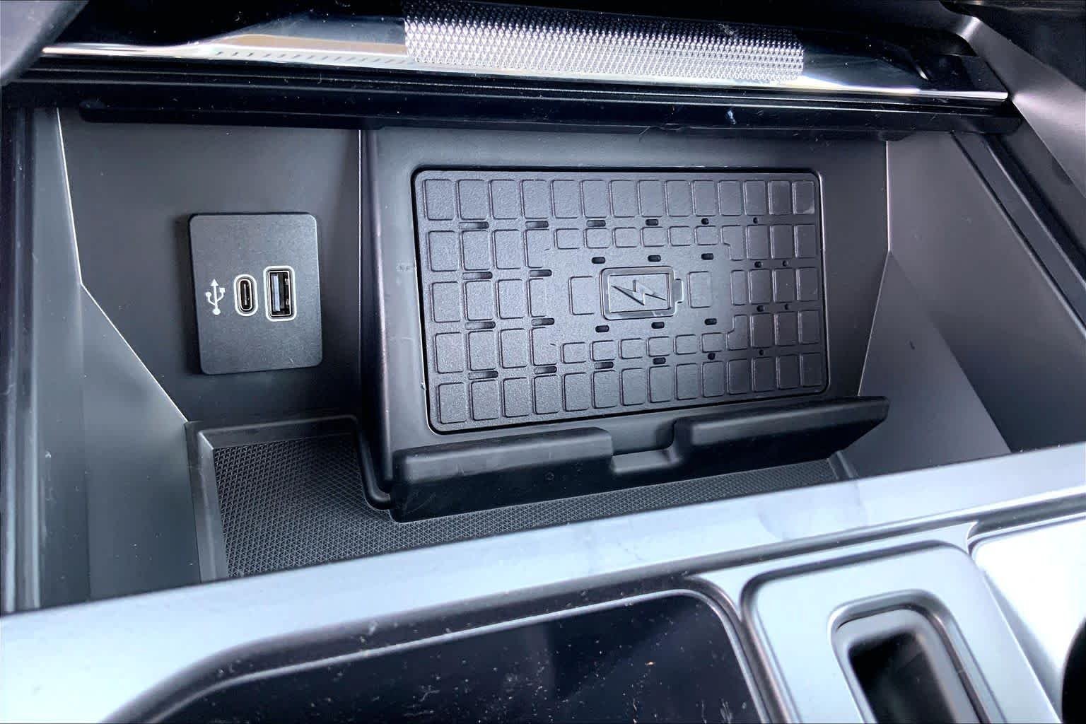 New 2026 Agate Black Metallic Ford Platinum® image 15