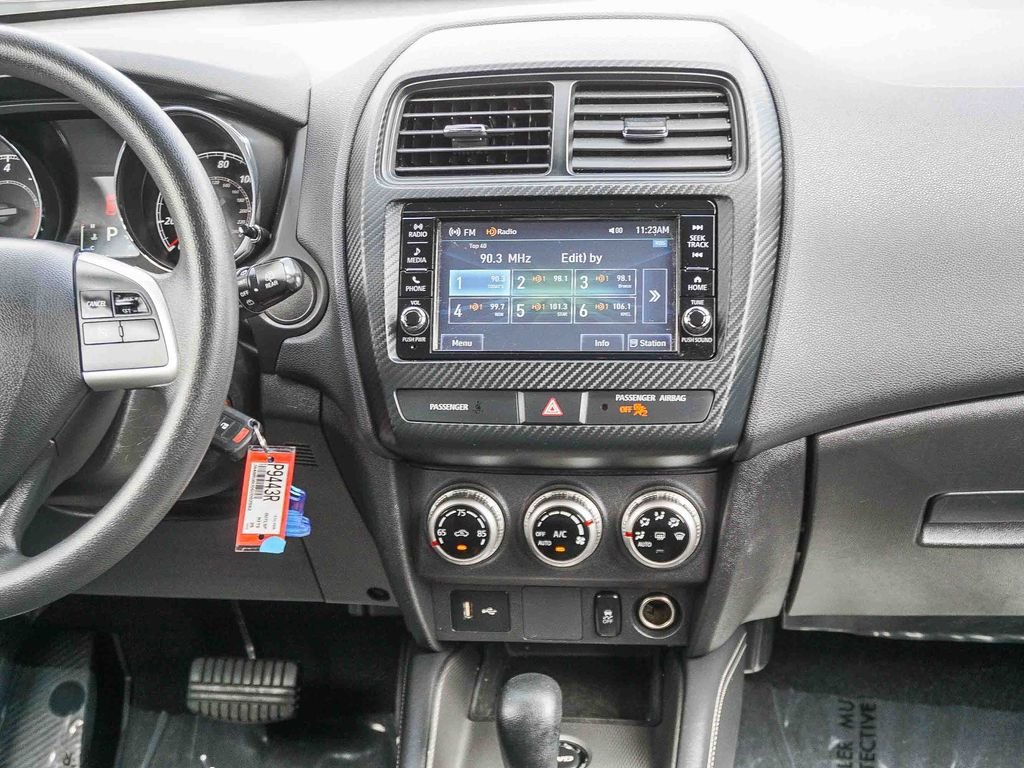 Used 2025 Silver Mitsubishi 2.0 ES image 15