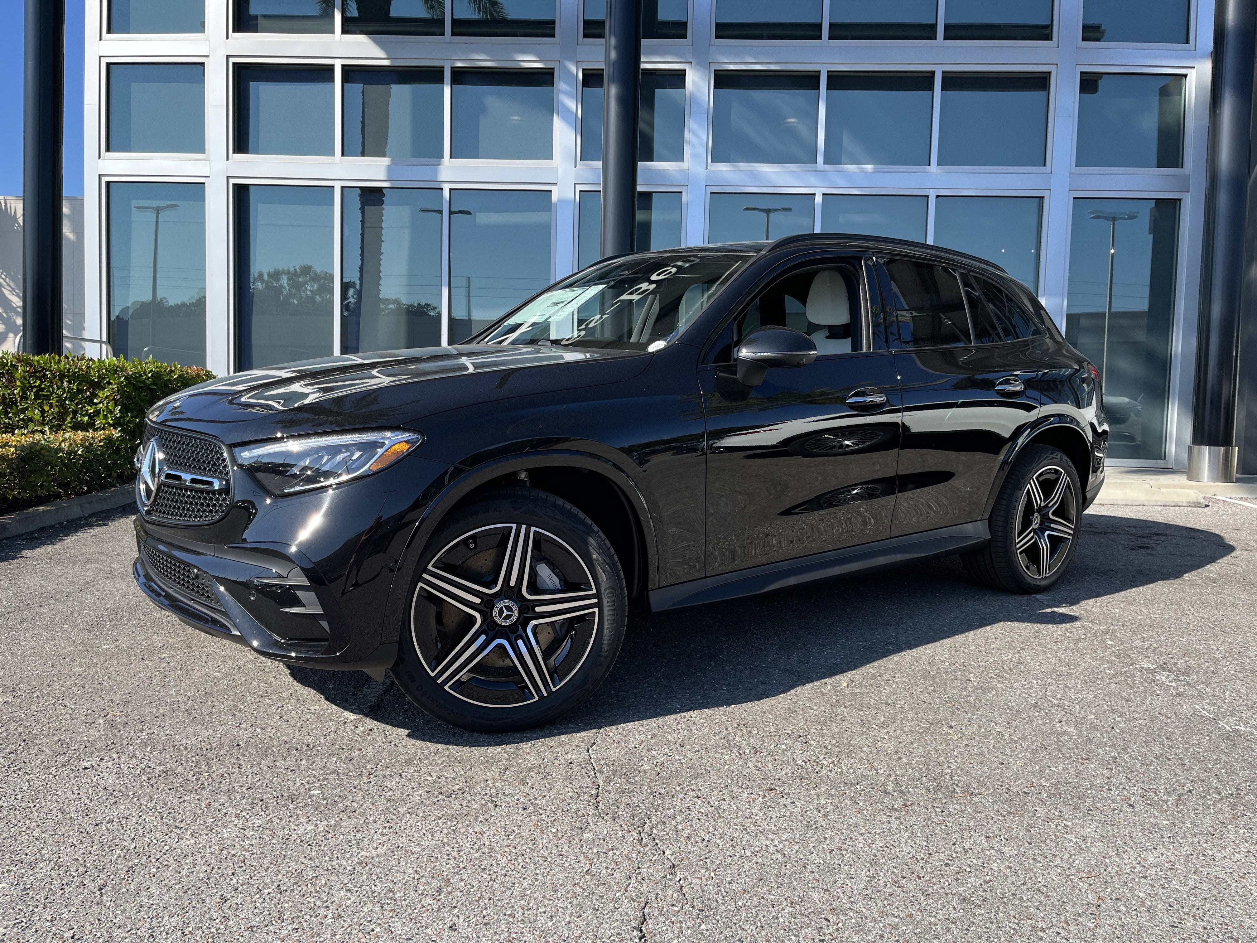 New 2026 Obsidian Black Metallic Mercedes-Benz GLC 300 image 31