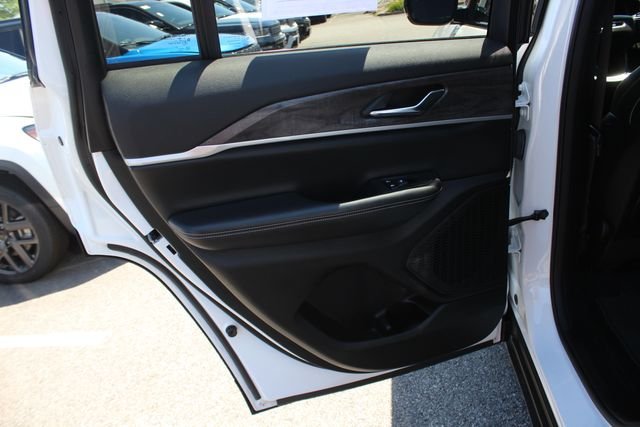 Used 2024 White Jeep Limited image 25