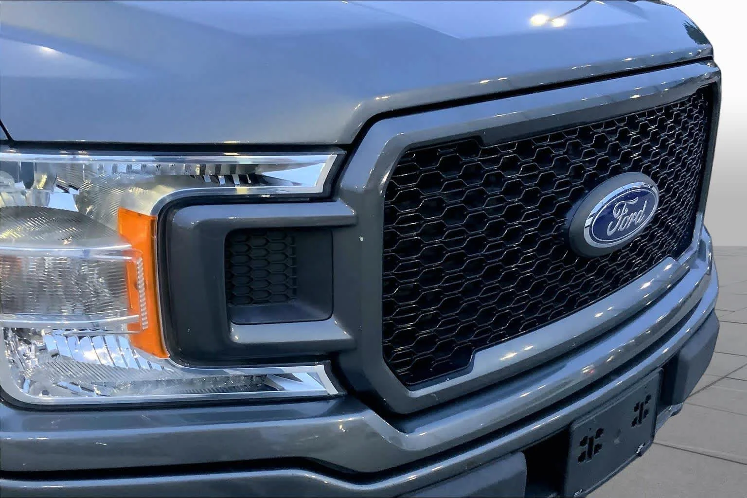 Used 2020 Magnetic Metallic Ford XL image 28