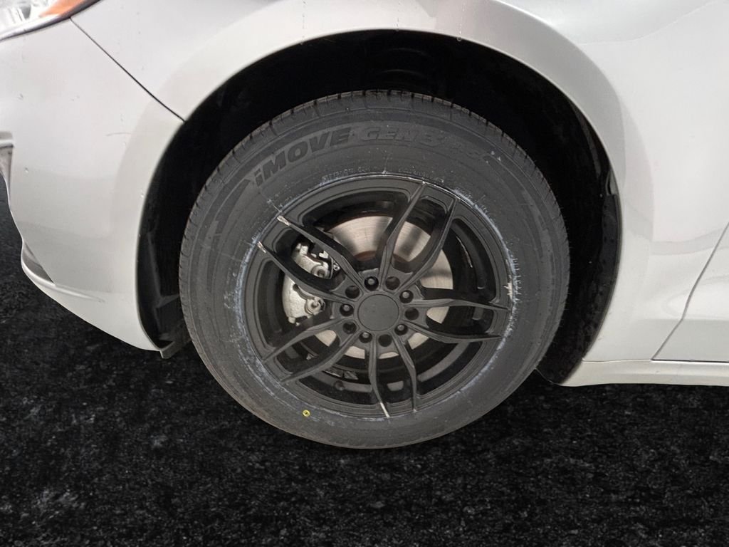 Used 2019 Silver Ford S image 27