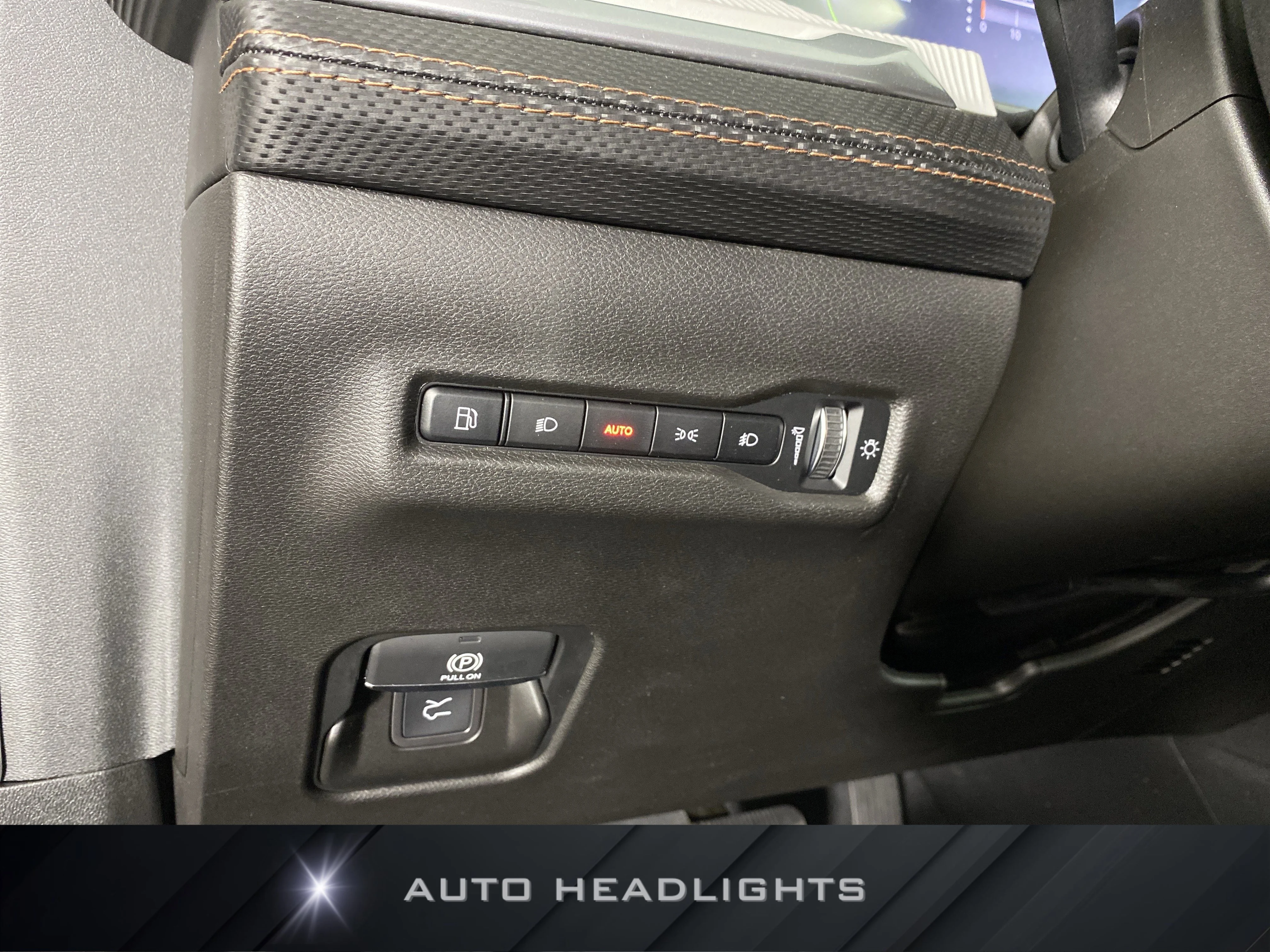 New 2026 Diamond Black Crystal Pearl-Coat Exterior Paint Jeep Limited image 22