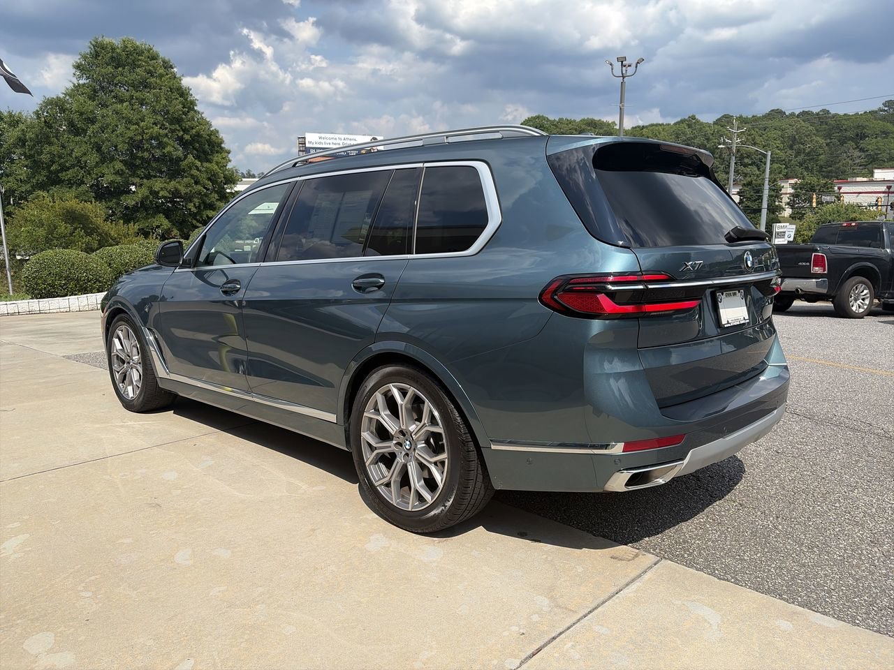 Used 2024 Blue Ridge Mountain Metallic BMW xDrive40i image 6