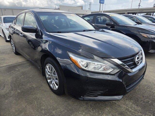Used 2018 Storm Blue Nissan 2.5 S image 3
