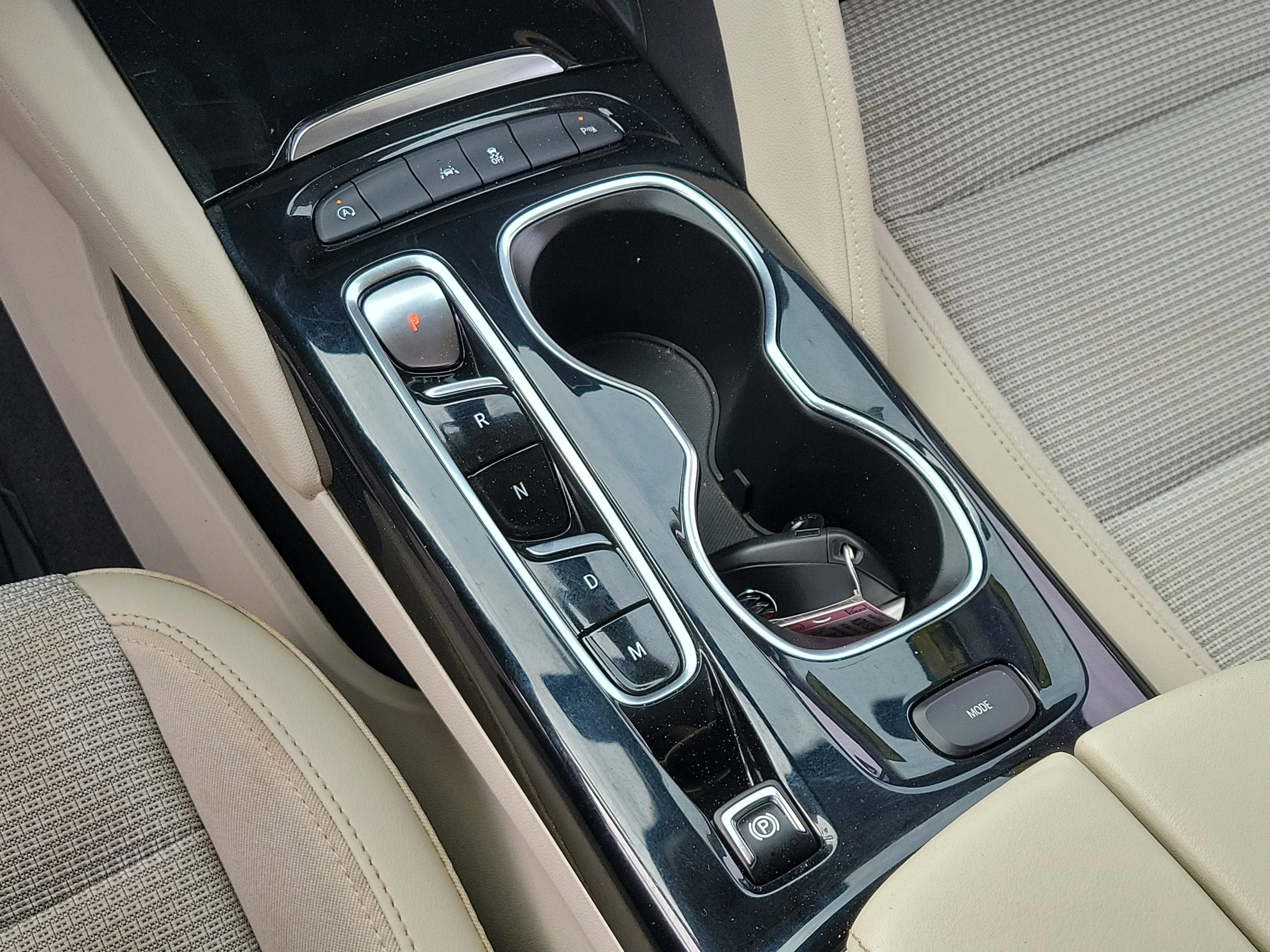 Used 2022 Summit White Buick Preferred image 28