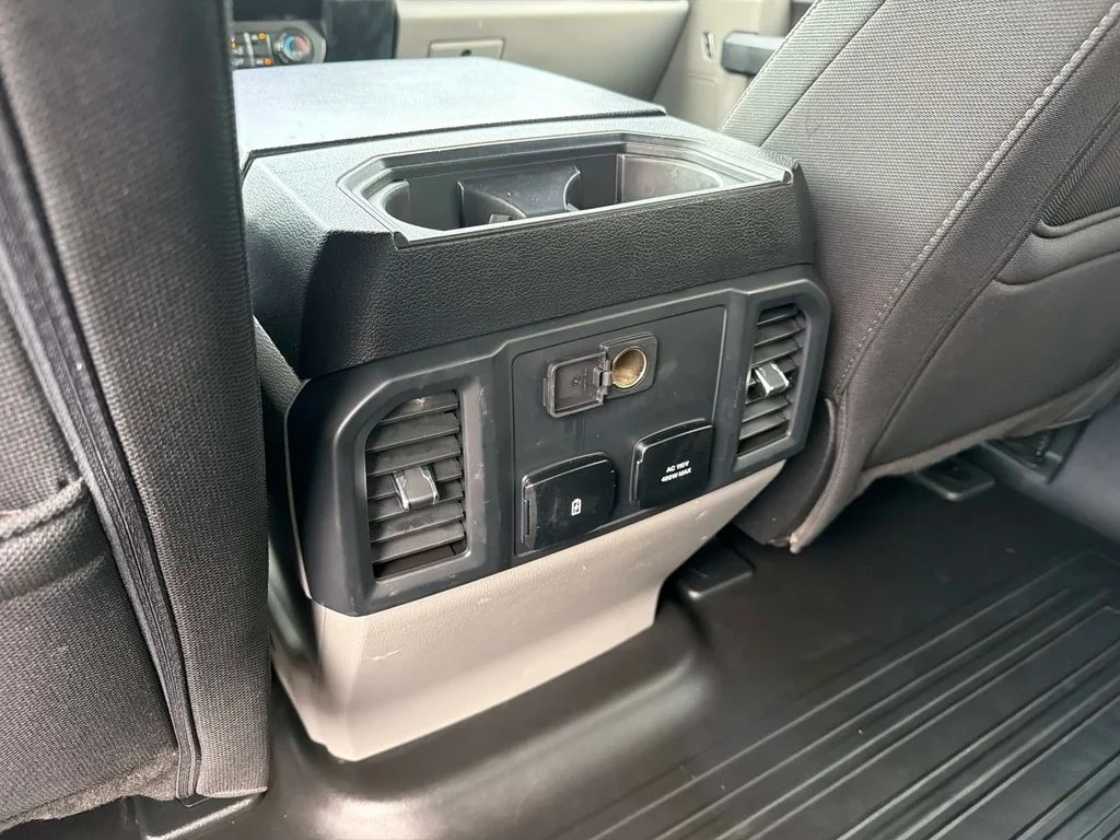 Used 2019 Magnetic Ford XL image 17