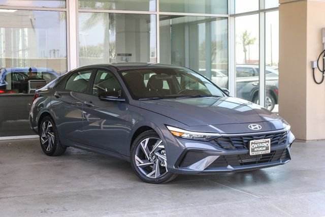 Certified Used 2025 Gray Hyundai SEL Sport image 2