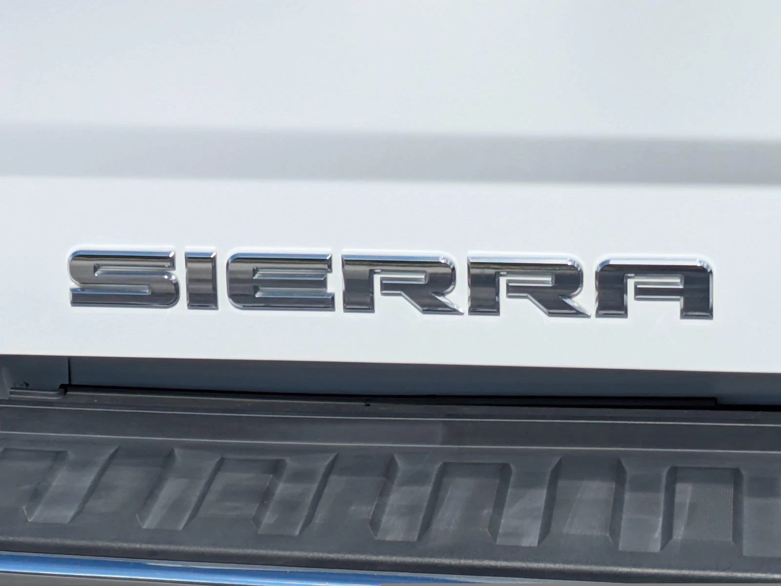 Used 2014 White GMC Base image 7