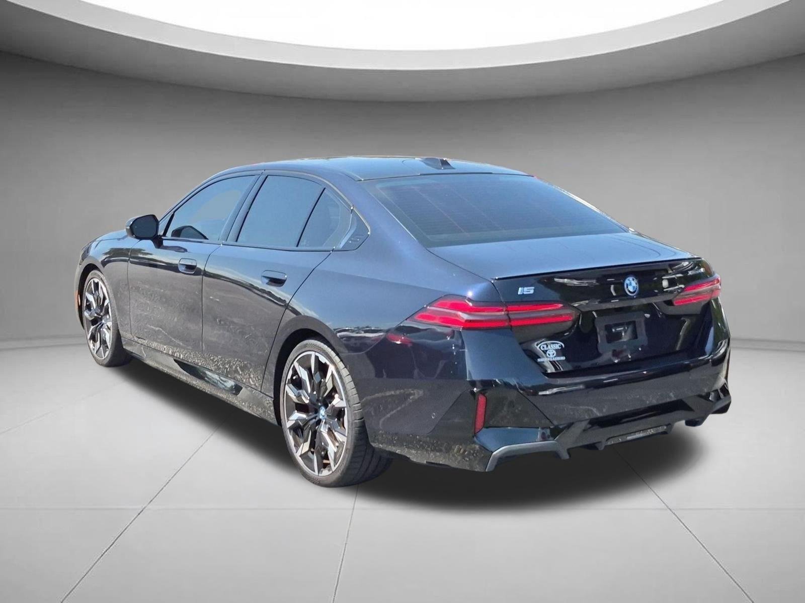 Used 2025 Carbon Black Metallic BMW xDrive40 image 3
