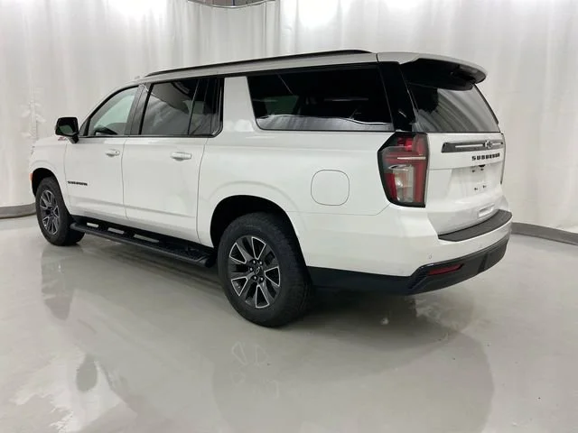Certified Used 2023 Iridescent Pearl Tricoat Chevrolet Z71 image 3